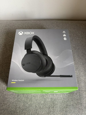 Xbox Wireless Headset like new for Xbox Series X/S