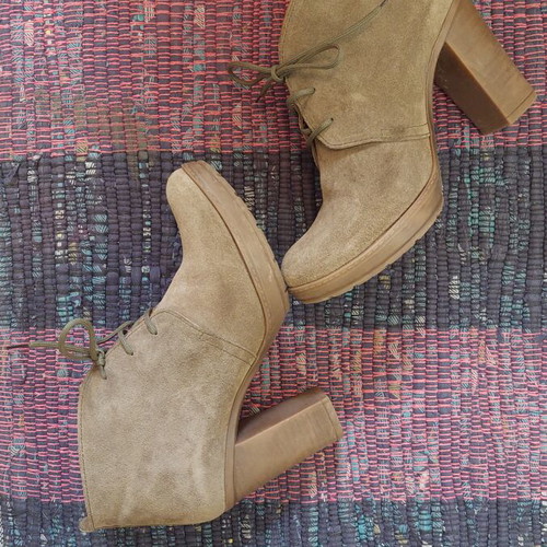 Esthissis suede ankle boots like new, beige size 36