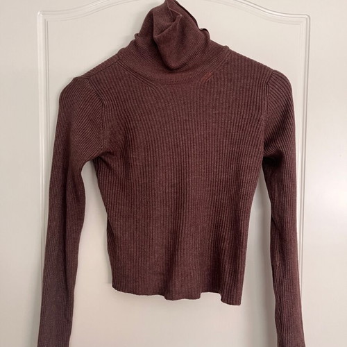 Pull & Bear brown turtleneck used, thin and fitted