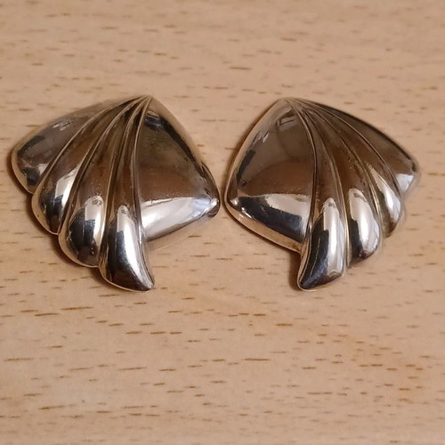 Vintage earrings with clips
