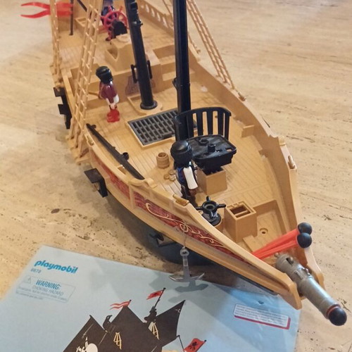 Playmobil Pirate Ship 6678 used with broken mast