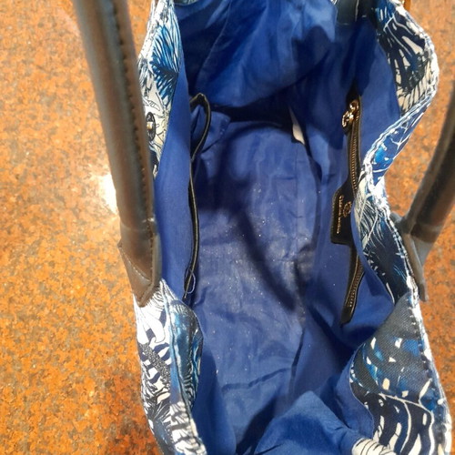 Christian Lacroix shoulder bag like new, white and blue