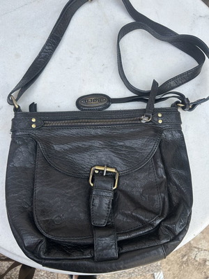 Vintage 100% leather crossbody bag, black