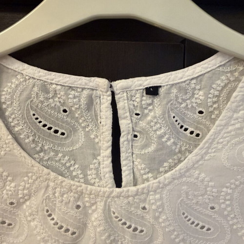 Peppercorn White Blouse L with Paisley Cutwork Embroidery like new