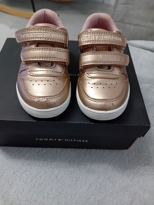 Tommy Hilfiger kids' athletic shoes like new, size 23