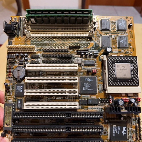 PCPartner MB520NH Socket 7 motherboard set with Pentium 166 and 32MB RAM like new