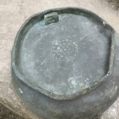 Bronze vessel