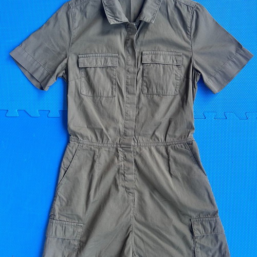 Khaki Utility Cargo Romper Jumpsuit Women’s Size Medium like new