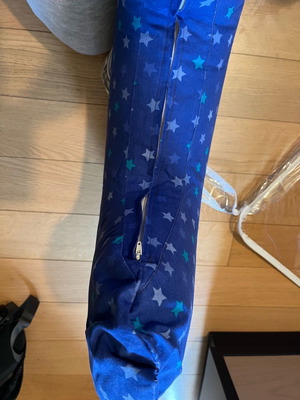 Nursing pillow in very good condition with zipper