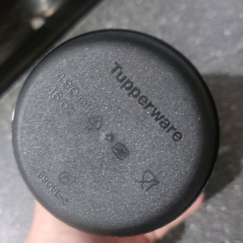 Tupperware cup like new for hot and cold drinks with spout