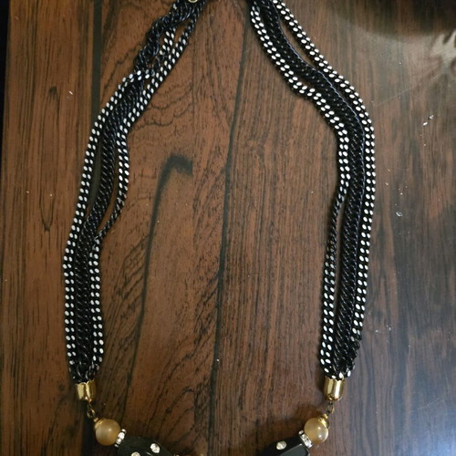Vintage women's necklace like new, black