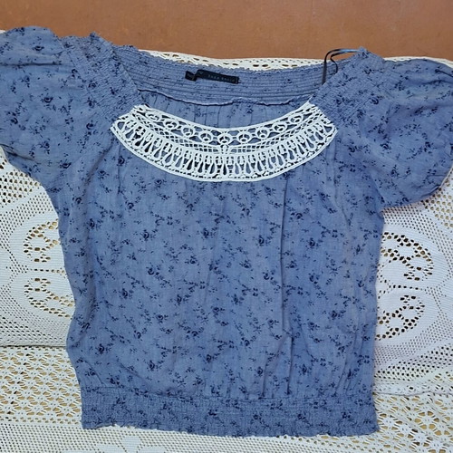 Zara Blue Floral Blouse with Lace Size L Like New