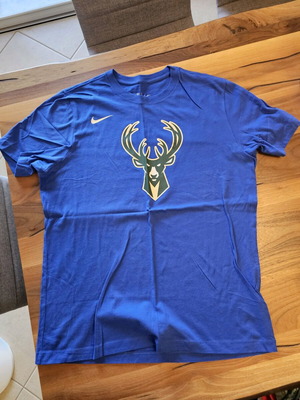 Nike NBA Milwaukee Bucks shirt like new, large, blue