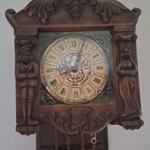 Decorative wall clock analog, like new