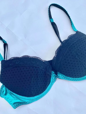 H&M women's push-up bra like new, black with green satin detail, size 75B