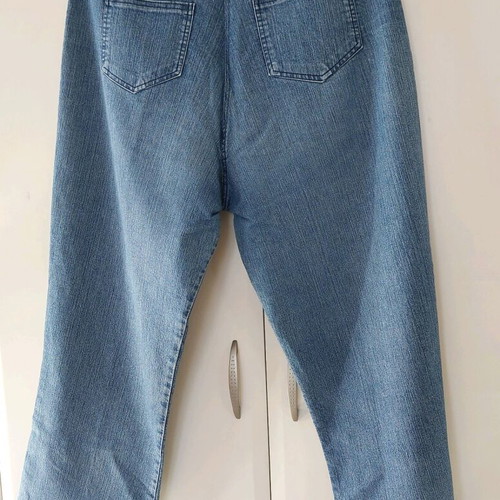Denim capri pants used, blue with rhinestones