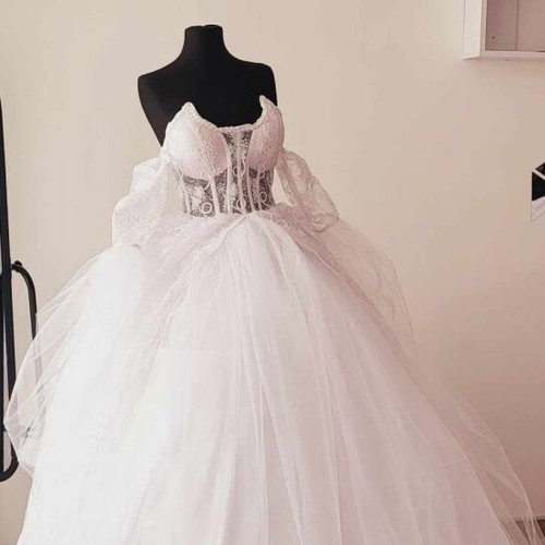Wedding dress new, white color
