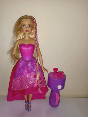 Barbie Endless Hair Kingdom Snap 'n Style Princess doll used