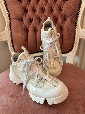 Dior D-Connect sneakers size 37 like new, white and green