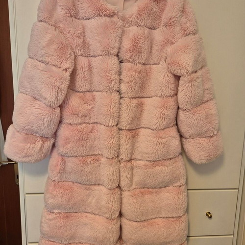 Baby pink fur coat like new, 3/4 sleeve, elegant and modern