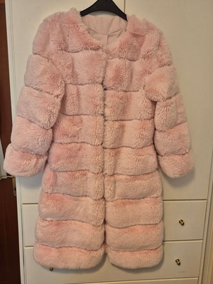 Baby pink fur coat like new, 3/4 sleeve, elegant and modern