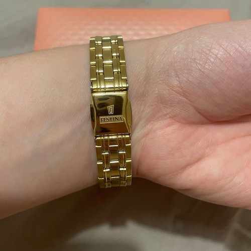 Festina women's watch like new, gold color