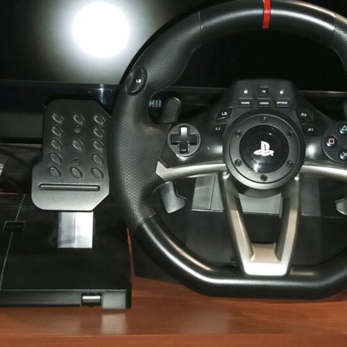 Hori Racing Wheel Apex with Pedals for PC/PS3/PS4 270° Rotation like new