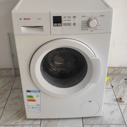 Bosch washing machine like new, 8 kg load capacity