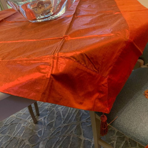 Set of square cloth, tablecloth and runner new