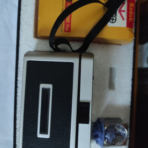 Kodak Instamatic 124 vintage camera used, original box