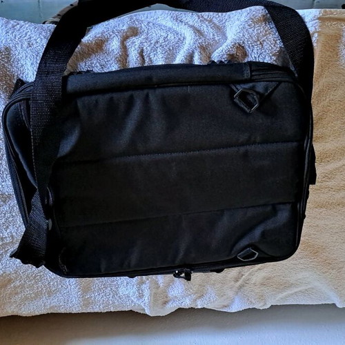 Τσάντα για laptop σαν καινούργιο, μαύρη, διαστάσεις 40×33