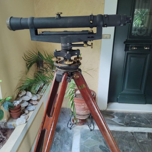 Topographic Surveying Instruments like new, 1936 set with tripod and plummet