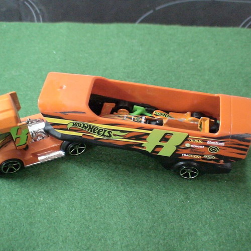 Hot Wheels Super Rigs Big Rig Heat used orange