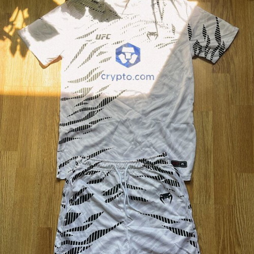 Venum set size M like new