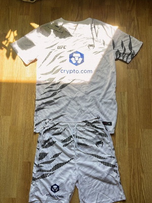 Venum set size M like new