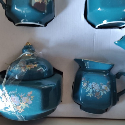 Korosten Porcelain Vintage Tea and Coffee Set, turquoise with gold trim