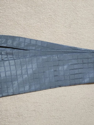 Blue patterned silk tie like new