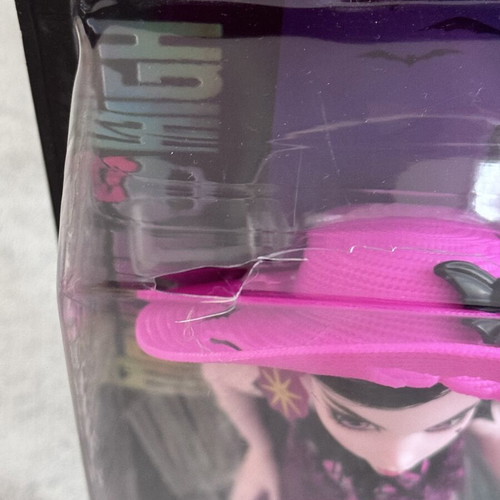 Draculaura G3 Scare-Adise Island doll like new