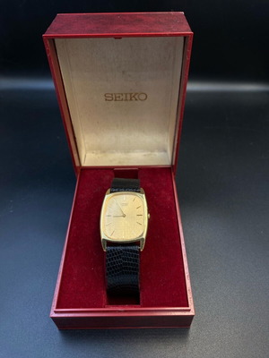 Seiko Quartz Slim Dress Watch 80s like new, gold tone