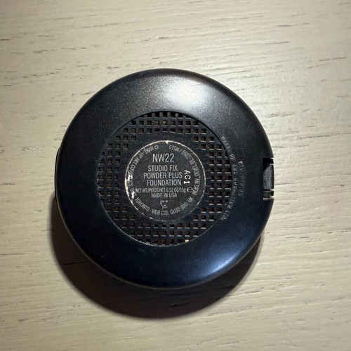 Studio Fix Powder Plus Foundation NW22 like new