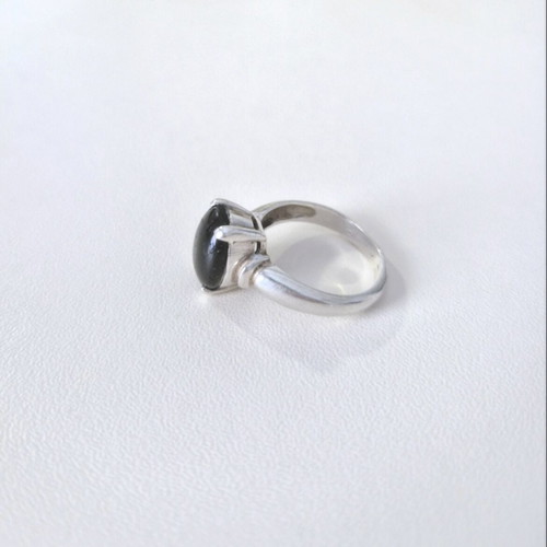 Silver S9.25 ring with onyx