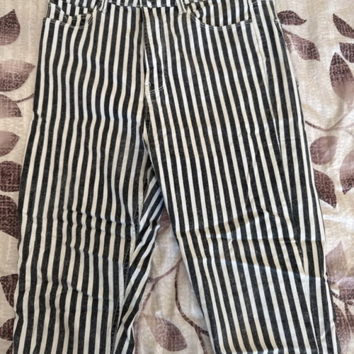 Stradivarius women's pants like new, black and white