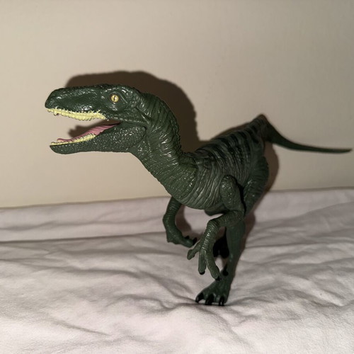Jurassic World Velociraptors Echo, Delta & Charlie figures