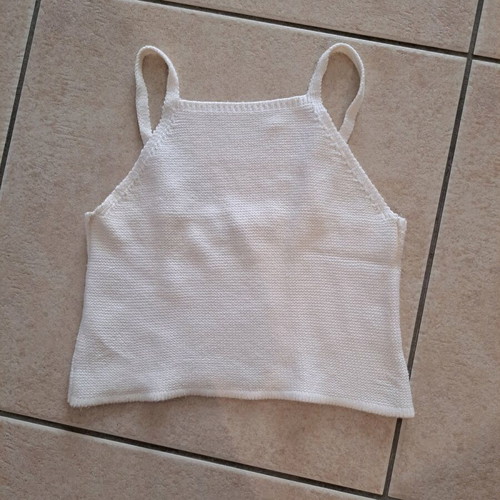 Crop top Pull & Bear like new, white with adjustable straps
