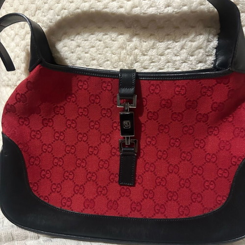Gucci shoulder bag like new, red