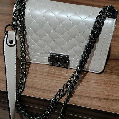 Handbag like new, barely used
