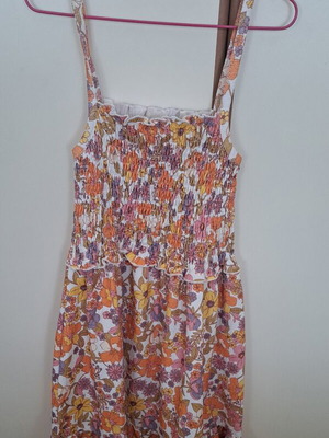 Floral summer dress size 134 used, colorful