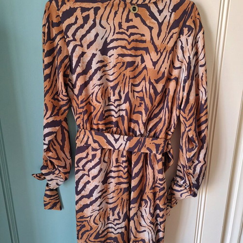 Lynne dress with animal print like new, size M