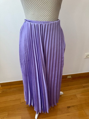 Zara satin purple skirt medium with pleats used