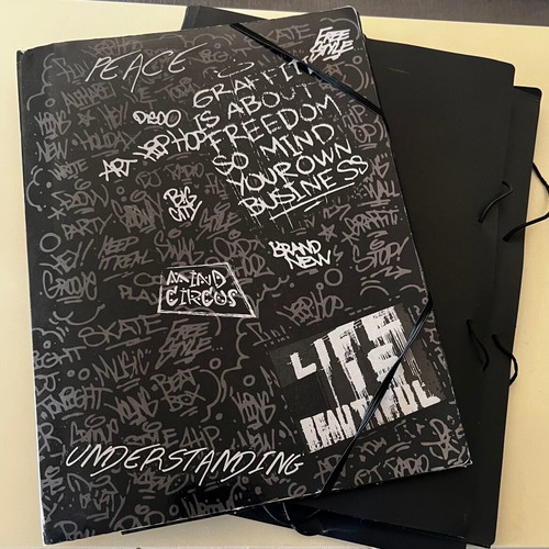 Folders used, pack of 4 pieces